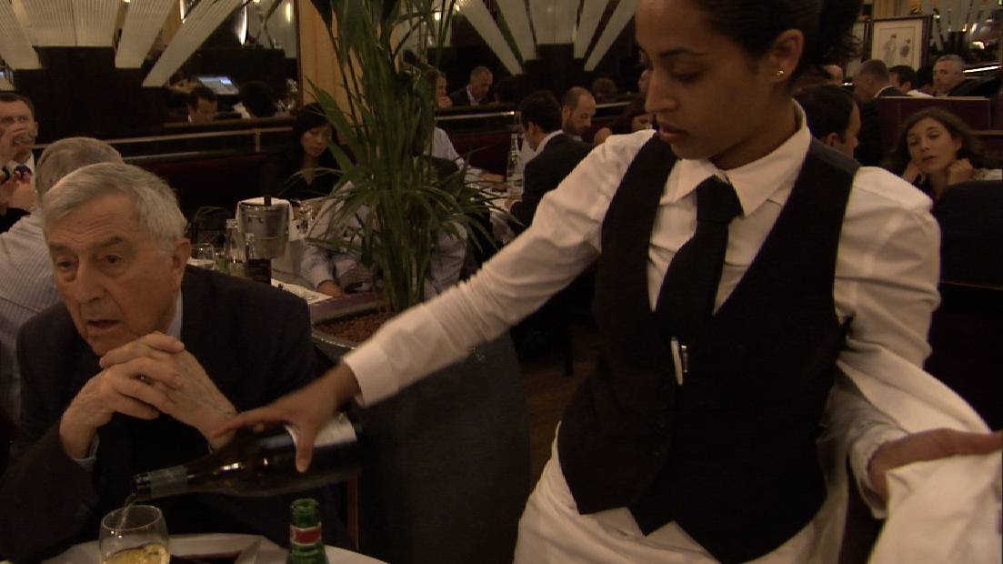 Dish: Women, Waitressing and the Art of Service